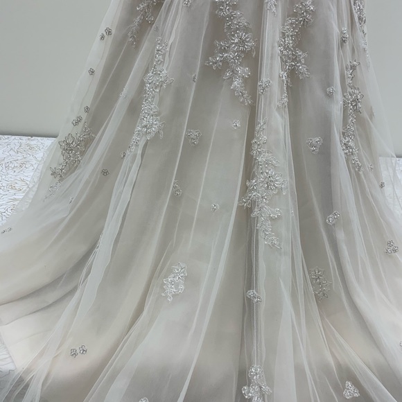 Enzoani Wedding Dress w/Detachable Straps NWT